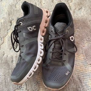 On cloudflow running sneakers